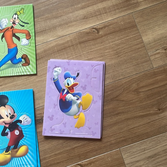 15 Cardboard Mickey Mouse Characters With Stand - Picture 4 of 7